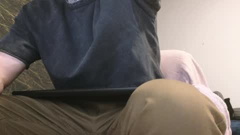 Snapshot of thebestmuscles chatting on 01.18.25 John online show from 01.18.25