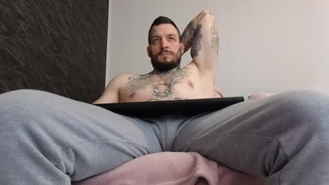 Snapshot of thebestmuscles chatting on 02.12.25 John online show from 02.12.25