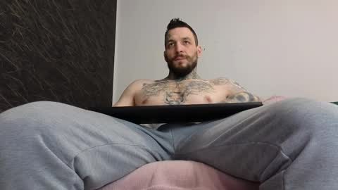 Snapshot of thebestmuscles chatting on 02.14.25 John online show from 02.14.25