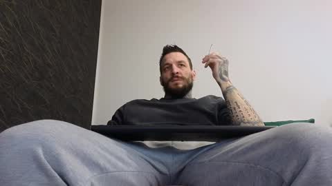 Snapshot of thebestmuscles chatting on 03.01.25 John online show from 03.01.25