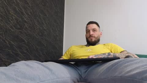 Snapshot of thebestmuscles chatting on 03.08.25 John online show from 03.08.25