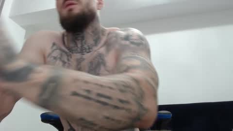 Snapshot of thebestmuscles chatting on 09.12.25 John online show from 09.12.25