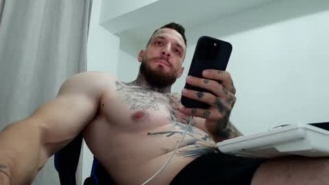 Snapshot of thebestmuscles chatting on 09.22.25 John online show from 09.22.25