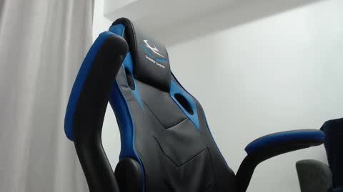 Snapshot of thebestmuscles chatting on 09.30.25 John online show from 09.30.25