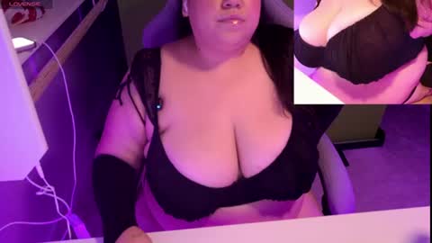 Snapshot of thebouncingbetty chatting on 06.11.26 TheBouncingBetty online show from 06.11.26