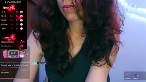 Snapshot of thecherry_paulette chatting on 10.21.25 Paulette online show from 10.21.25