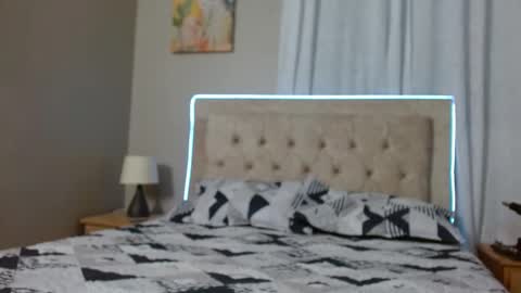 Snapshot of thechicanextdoor chatting on 11.28.25 TheChicaNextDoor online show from 11.28.25