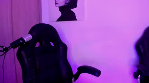 Alicia Alikath  online show from 01.10.25