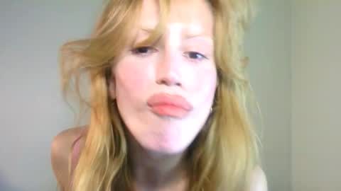 Snapshot of thedollxxxperience chatting on 09.16.25 Yolanda online show from 09.16.25