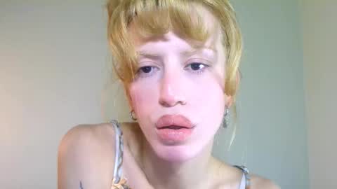 Snapshot of thedollxxxperience chatting on 09.26.25 Yolanda online show from 09.26.25