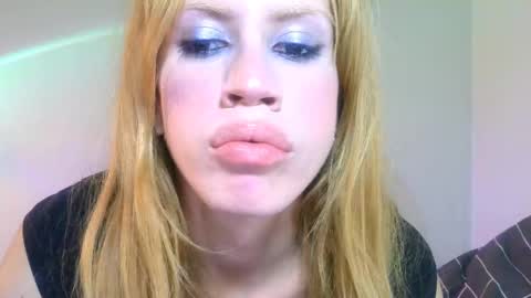 Snapshot of thedollxxxperience chatting on 10.17.25 Yolanda online show from 10.17.25