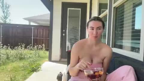 Snapshot of thefitfreak chatting on 03.24.26 Alyssa Rhoades online show from 03.24.26