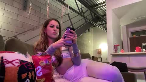 Snapshot of thegabzilla chatting on 01.06.26 thegabzilla online show from 01.06.26