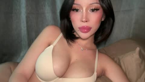 Elle  dont forget to folloW me and thumbs up online show from 06.11.26