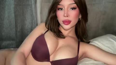 Elle  dont forget to folloW me and thumbs up online show from 08.04.26