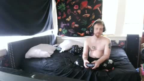 Snapshot of thehotfoxdd chatting on 09.23.25 fuzzyfox online show from 09.23.25