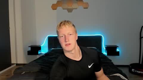 Snapshot of thejacob_d chatting on 12.13.25 thejacob_d online show from 12.13.25