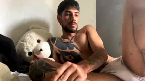 Snapshot of themarttinguyyy chatting on 12.21.24 themarttinguyyy online show from 12.21.24