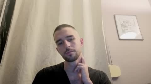 Snapshot of themmistokles chatting on 11.10.25 themmistokles online show from 11.10.25