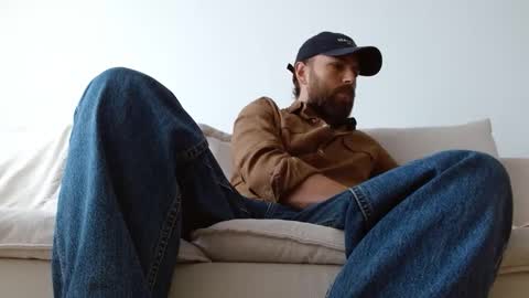 Snapshot of themonarchgoat chatting on 12.04.25 TheMonarchGoat online show from 12.04.25