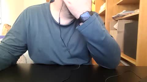 Snapshot of themoontiger chatting on 12.16.25 themoontiger online show from 12.16.25