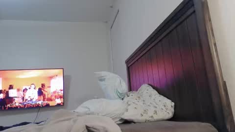 Snapshot of thenaturalgoddess chatting on 12.18.25 TheNaturalGoddess online show from 12.18.25