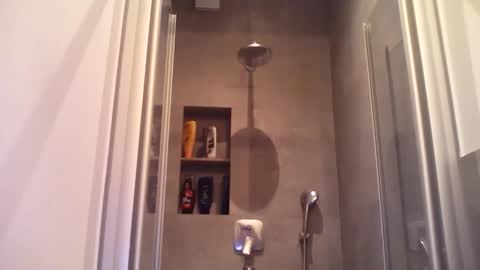 thenewdude1992 online show from 10.24.25