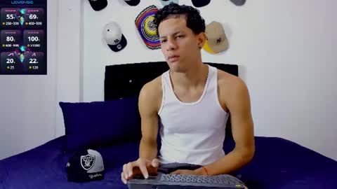 Snapshot of theo_bigcock_ chatting on 07.16.26 Theo online show from 07.16.26