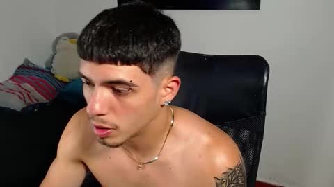 Snapshot of theo_levis chatting on 03.27.26 theo_levis online show from 03.27.26