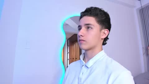 Snapshot of theohawke_ chatting on 01.03.25 THEO- MATEO online show from 01.03.25