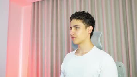 Snapshot of theohawke_ chatting on 02.14.25 THEO- MATEO online show from 02.14.25