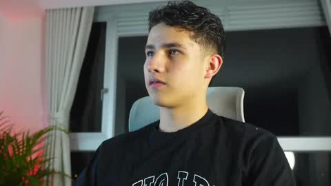 Snapshot of theohawke_ chatting on 03.01.25 THEO- MATEO online show from 03.01.25