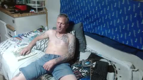 Snapshot of theoneyouwant2fuck chatting on 03.08.25 theoneyouwanttwofuck online show from 03.08.25