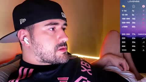 Snapshot of theoravi chatting on 11.02.25 Theo Ravi online show from 11.02.25