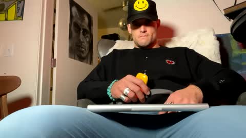 Snapshot of theoutfitter chatting on 01.01.25 MISTERPOWERS online show from 01.01.25