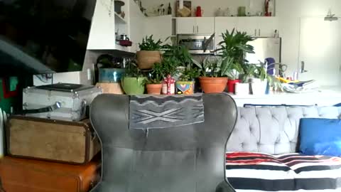 Snapshot of theoutfitter chatting on 02.14.25 MISTERPOWERS online show from 02.14.25