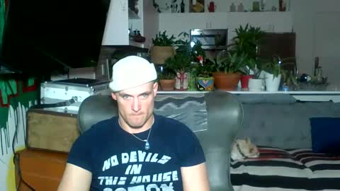 Snapshot of theoutfitter chatting on 02.15.25 MISTERPOWERS online show from 02.15.25