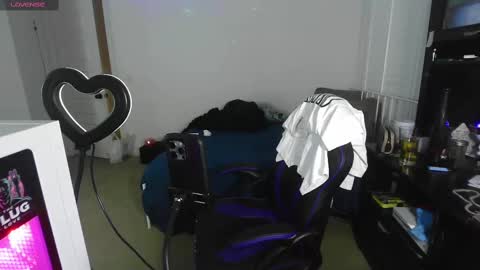 Snapshot of thepluglove chatting on 09.15.25 The Plug Love  Friends online show from 09.15.25