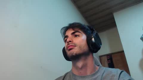 Santiago Enrique online show from 10.02.25