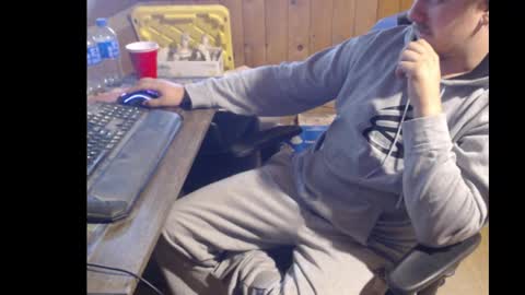 Snapshot of therealbigcheese0695 chatting on 10.19.25 therealbigcheese0695 online show from 10.19.25