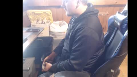 Snapshot of therealbigcheese0695 chatting on 11.22.25 therealbigcheese0695 online show from 11.22.25