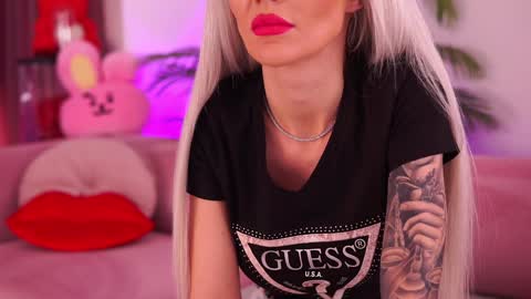 Snapshot of therealfallingangel chatting on 02.02.25 Deea online show from 02.02.25