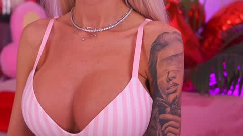 Snapshot of therealfallingangel chatting on 02.12.26 Deea online show from 02.12.26