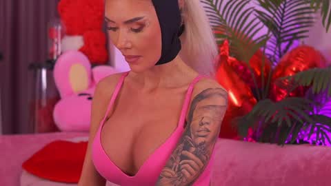 Snapshot of therealfallingangel chatting on 04.01.26 Deea online show from 04.01.26