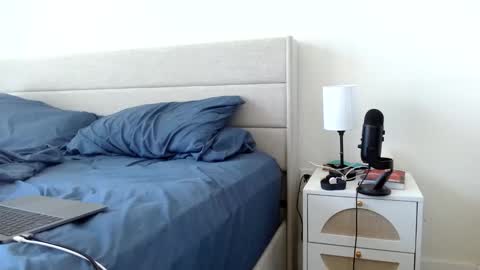 Yoshi online show from 03.07.25