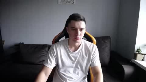 Snapshot of theroadtomars chatting on 11.27.25 Nick online show from 11.27.25