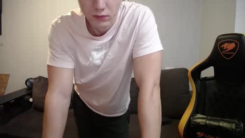 Snapshot of theroadtomars chatting on 12.14.25 Nick online show from 12.14.25