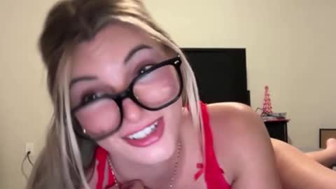 therosiecheeks online show from 12.22.25