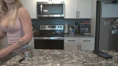 therosiecheeks online show from 04.22.26