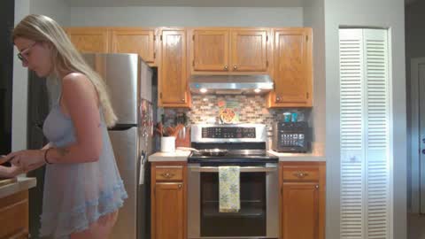 therosiecheeks online show from 06.09.26